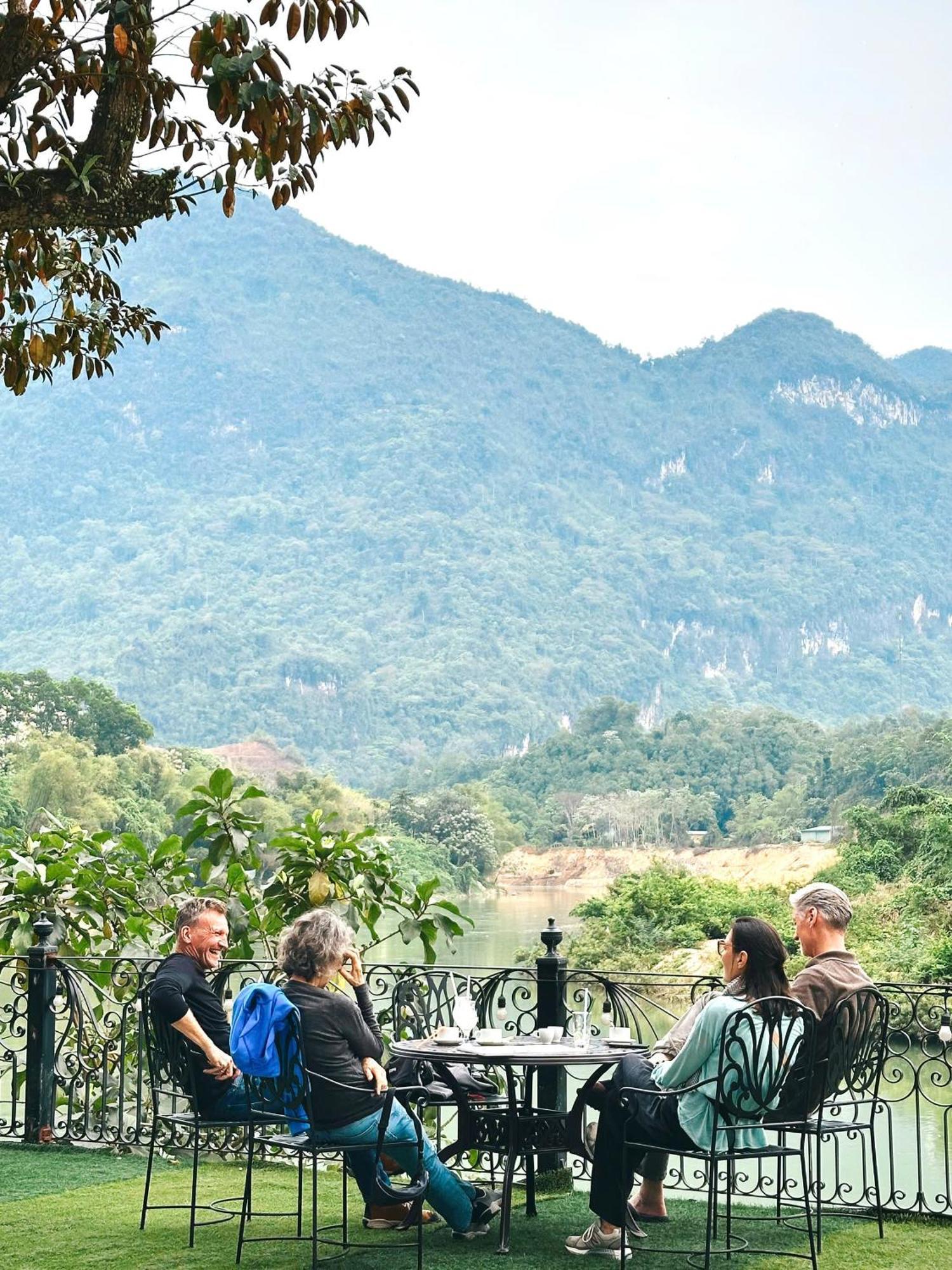 Phoenix Hotel Ha Giang Bagian luar foto